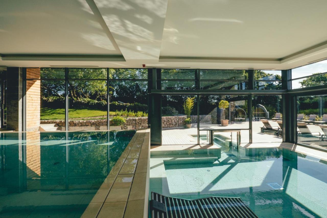Boringdon Hall Hotel And Spa Plymouth Exterior foto The swimming pool at the hotel