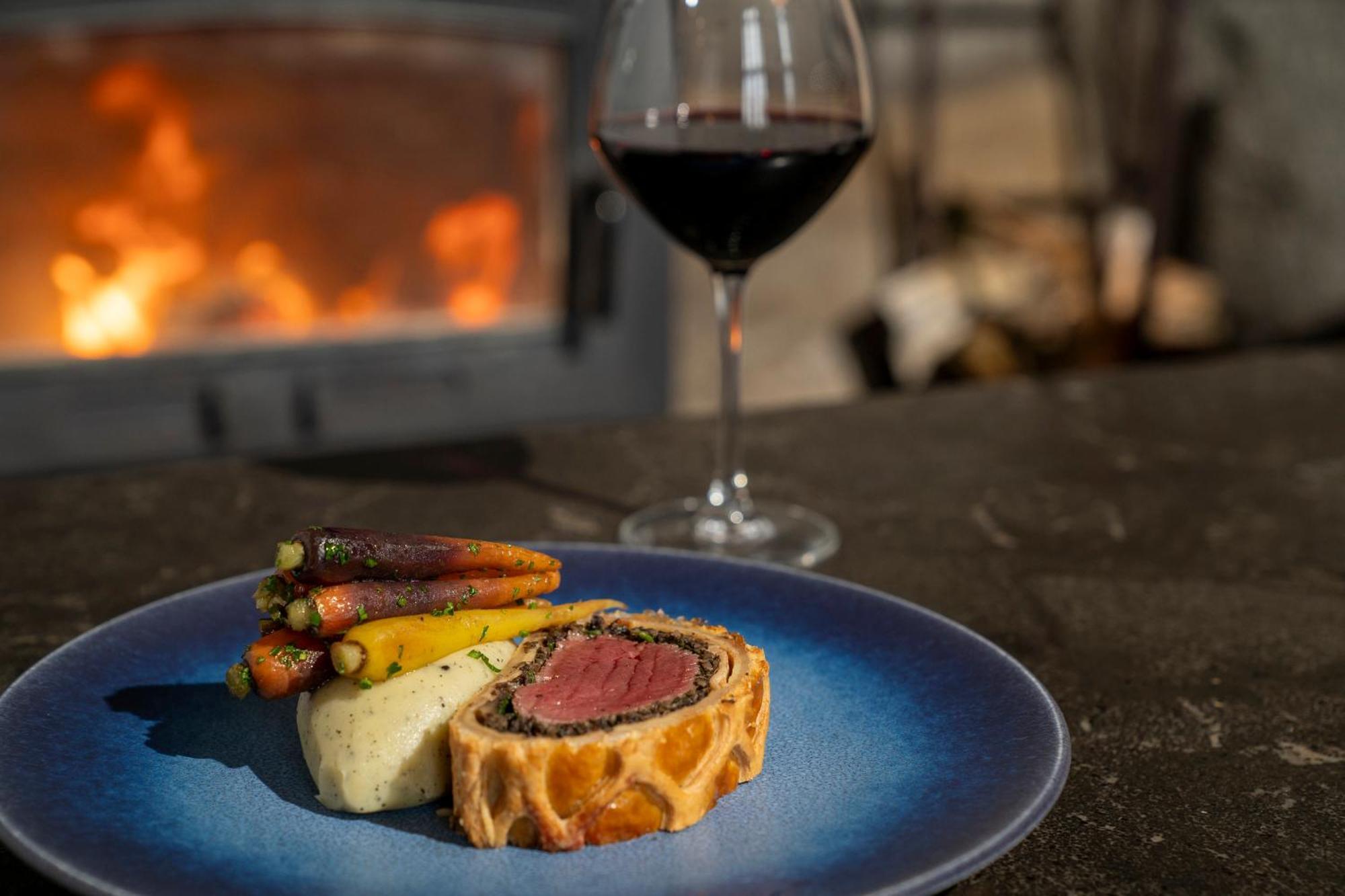 Boringdon Hall Hotel And Spa Plymouth Exterior foto A beef tenderloin wrapped in puff pastry